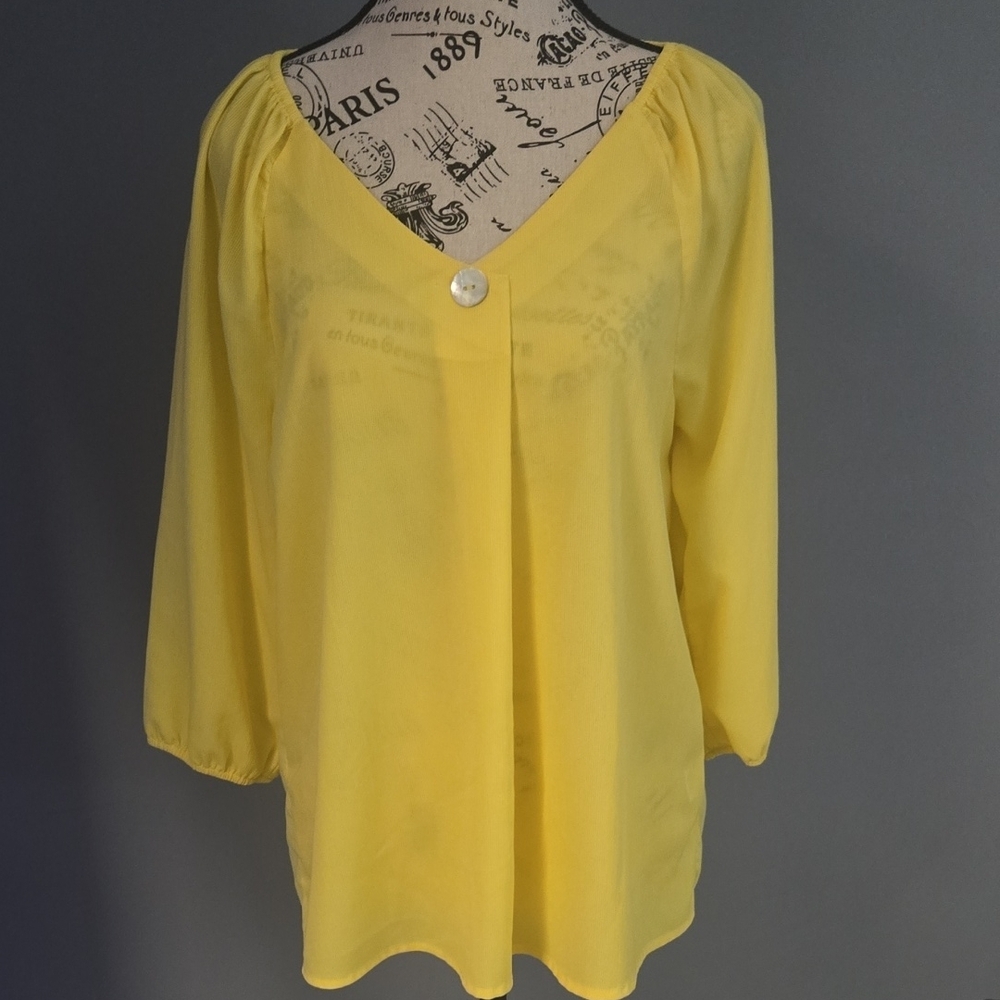 Adrienne Vittadini Yellow V-Neck Women's Top.